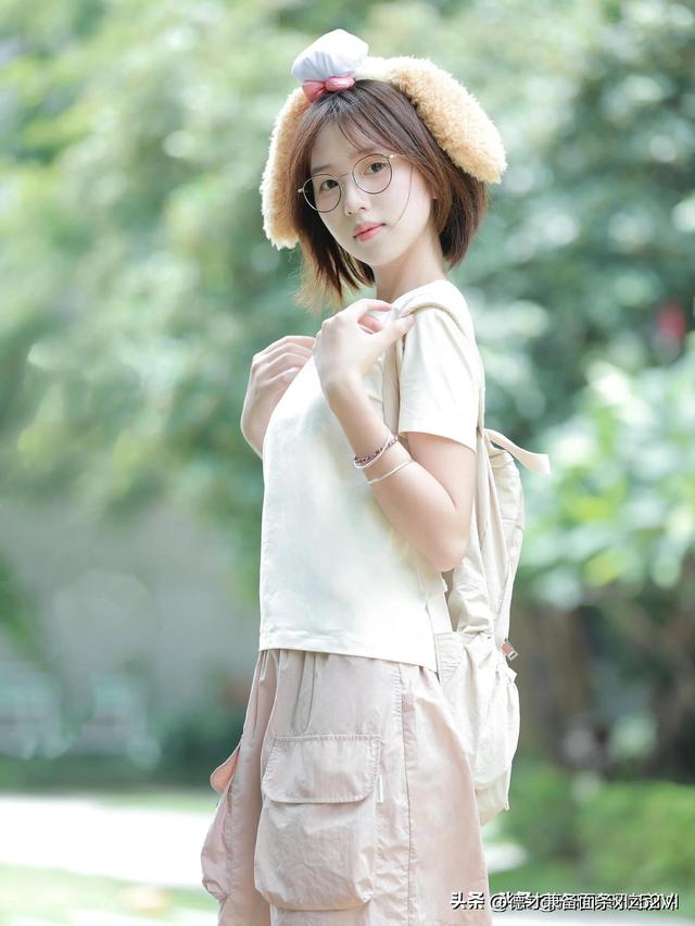 揚州大學?；佒的嫣?，甜美氣質(zhì)秒殺眾人，初戀感讓人沉醉