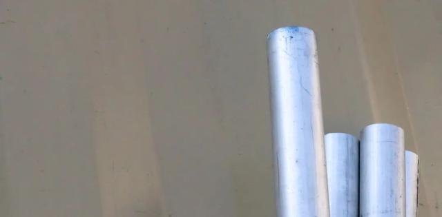 嫌吃飯慢，山東一女子用木棍、鐵管毆打6歲女兒致死，獲刑15年