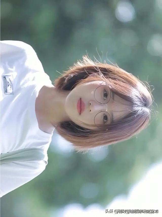 揚州大學?；佒的嫣?，甜美氣質(zhì)秒殺眾人，初戀感讓人沉醉
