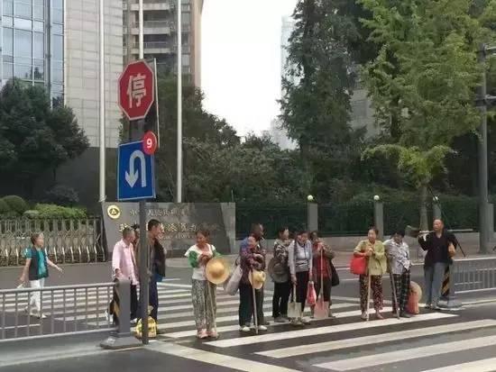 這些通標(biāo)志簡直要逆天！奇葩中的戰(zhàn)斗機(jī)真的是！