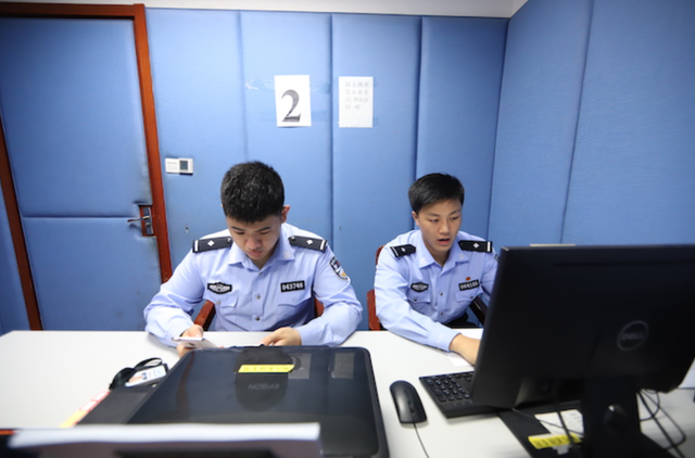 女子胸部被60歲男醫(yī)生吸吮后續(xù)：行政拘留，吊銷執(zhí)照、停發(fā)養(yǎng)老金