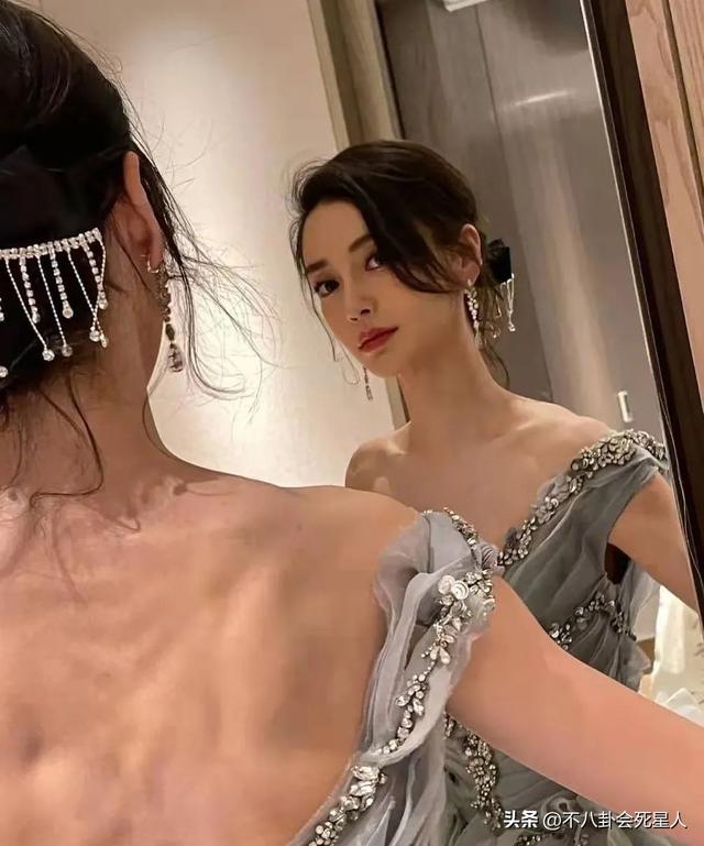 趙麗穎的副乳，楊冪的扁屁股，鞠婧祎的腿，女明星的身材也很真實