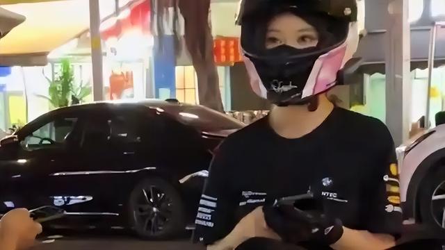 19歲機(jī)車女網(wǎng)紅去世，目擊者曝光細(xì)節(jié)，現(xiàn)場(chǎng)慘烈，喜歡穿絲襪飆車