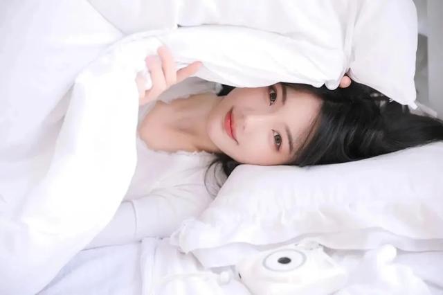 美女寫真：純欲，牛奶肌少女～
