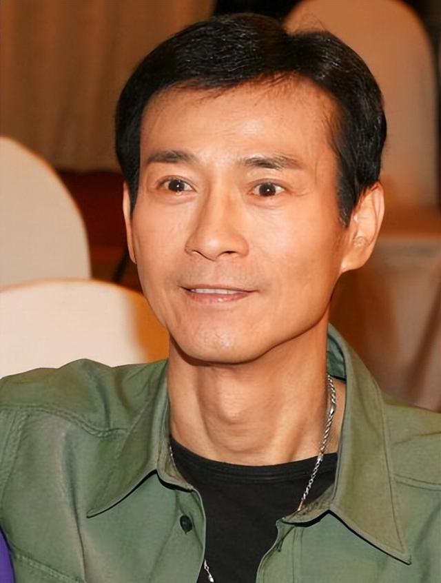 終究是物是人非！前港姐李珊珊患病多年，如今身材臃腫仍單身