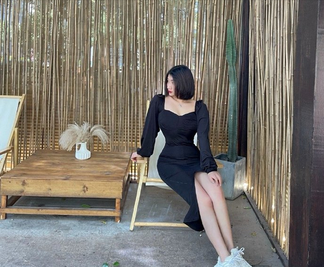 國產(chǎn)99年健身美女，蘿莉外表，完美身材，分享女性臀部訓(xùn)練動作