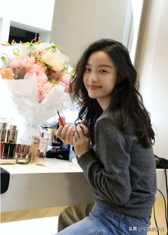 明明長得風(fēng)情萬種，卻演土掉渣的“丑女”，這5位女星誰更辣眼睛