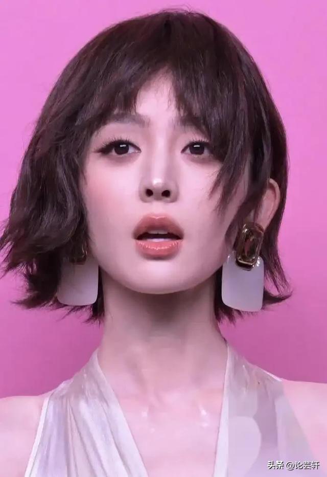 深圳這一夜，趙露思、林允的胸，露背的娜扎，都敗給了朱珠的深V