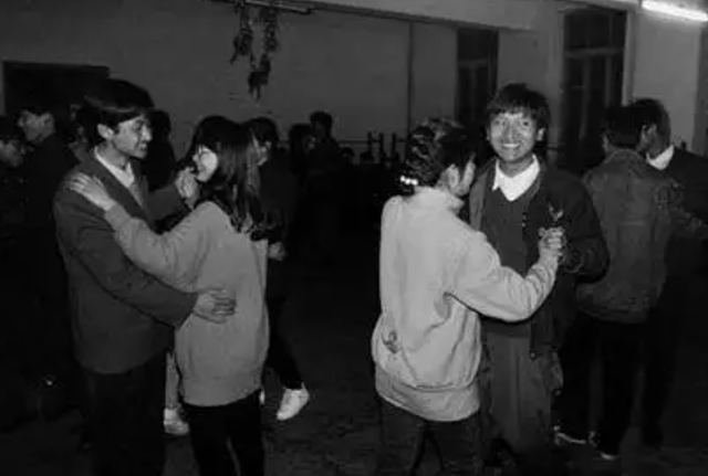 2005年，美女死刑犯畢麗梅被槍決，意外蘇醒后，家屬哀求饒她一命