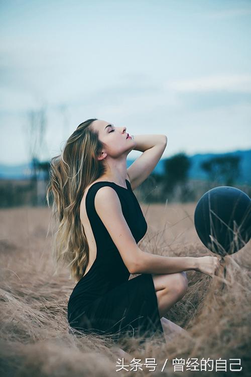 俄羅斯美女在草原上的寫真，美到爆，不是那些女主播能比的。