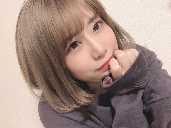 豐滿車燈奪人眼球！日本正妹偶像 奧津マリリ 美照賞