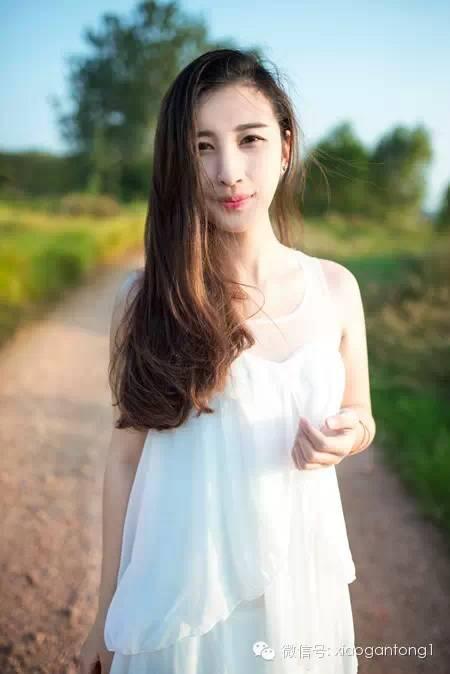 95后歐美森系風(fēng)爆棚女孩——?jiǎng)⒂瓿? onerror=