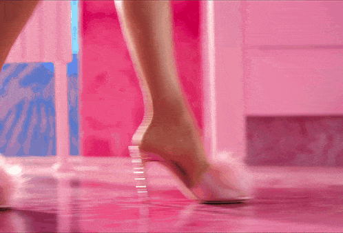 鬼才導演昆汀被曝花1萬舔美女腳，他的戀足癖到底多嚴重？