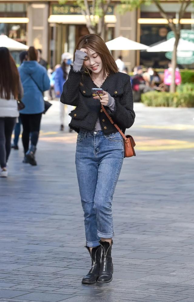 街拍夏季性感清涼美女風(fēng)韻少婦風(fēng)韻精致白皙大長腿美女壁紙少女