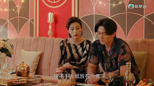 TVB人氣女星不慎走光！露出肉色打底，美貌明艷動(dòng)人卻不受高層捧