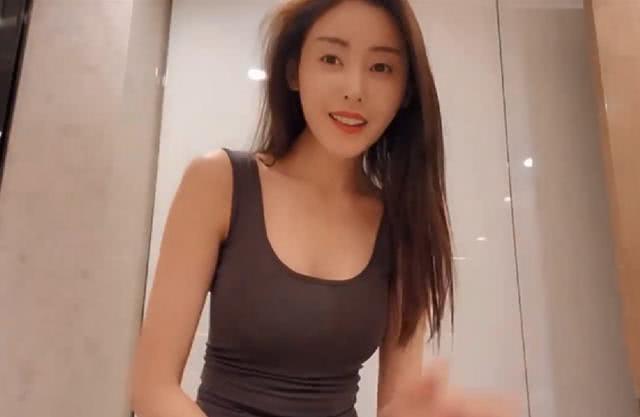 張?zhí)鞇鄯膳袥Q出來了！乳環(huán)獲金主開心不實，錯過八千萬的片酬