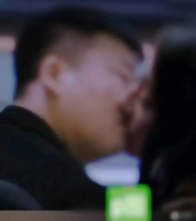 女子地鐵內(nèi)“裸照”被瘋傳？網(wǎng)友怒了！