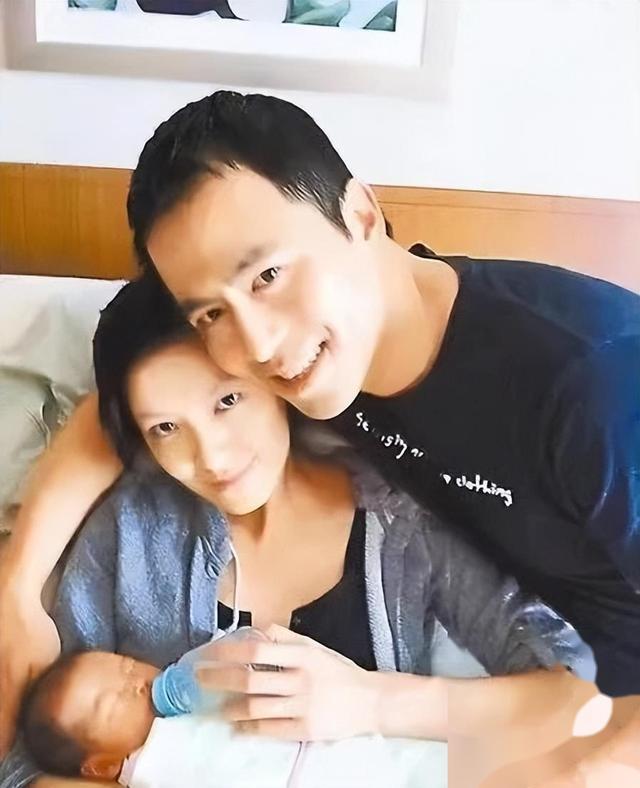 42 歲美少女，曾拍“三級(jí)片”，性感不輸柳巖