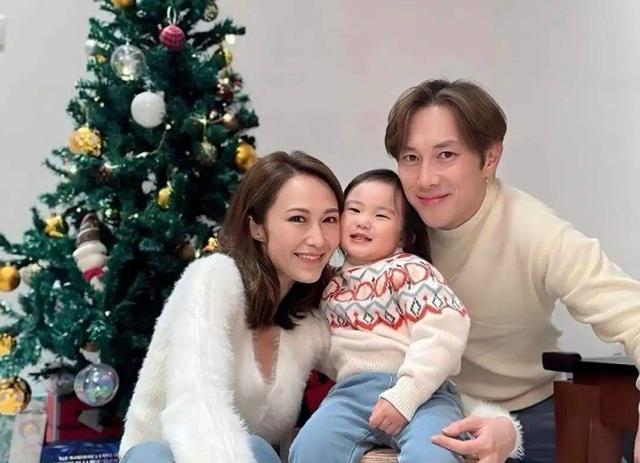 香港女星湯怡胸部意外豐滿引質(zhì)疑，消瘦身材與胸骨成焦點(diǎn)