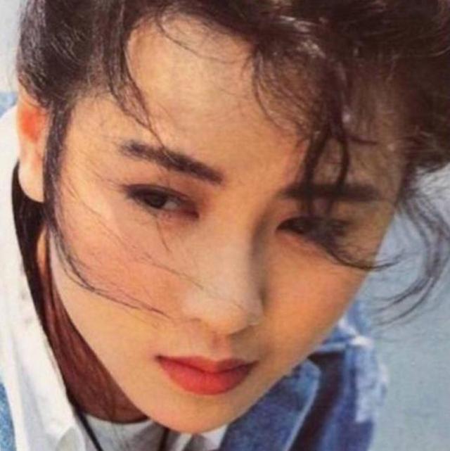 “短發(fā)女神”袁潔瑩的香艷情史，和她的出道經(jīng)歷