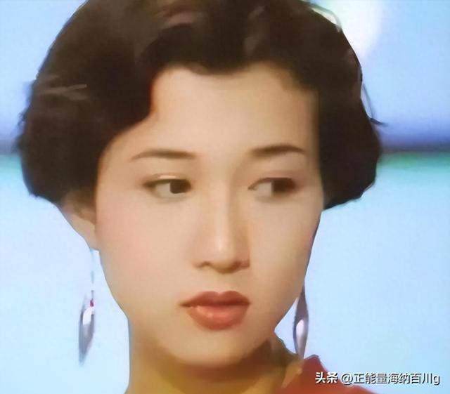 被成龍“泡過”的3位女星，個(gè)個(gè)人間絕色，是玩玩而已還是真愛？