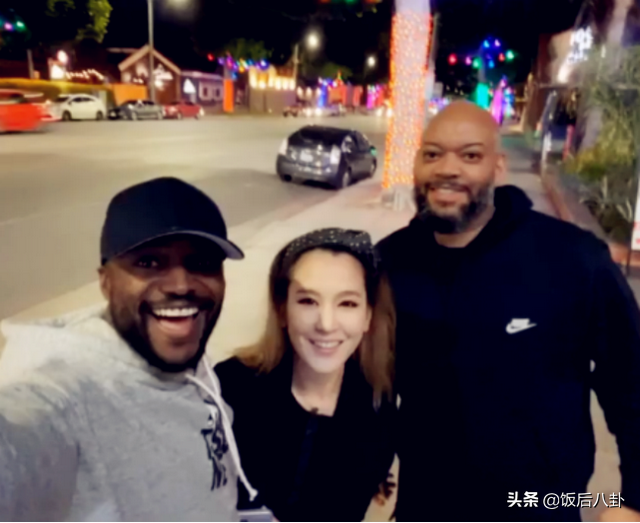 陳冠希姐姐與黑人男友街頭熱吻秀恩愛，一黑一白畫風有點怪