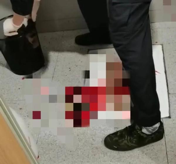 41歲女子在滬醫(yī)院廁所產子，拍拍屁股就走了！醫(yī)生追問還不承認……