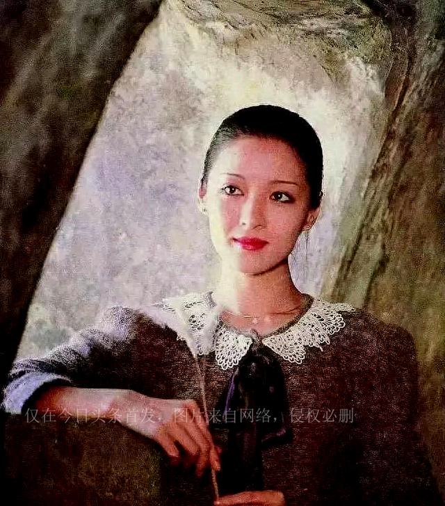 李敖一見鐘情胡因夢，玉足勾魂久不忘，一擲千金斷舊情