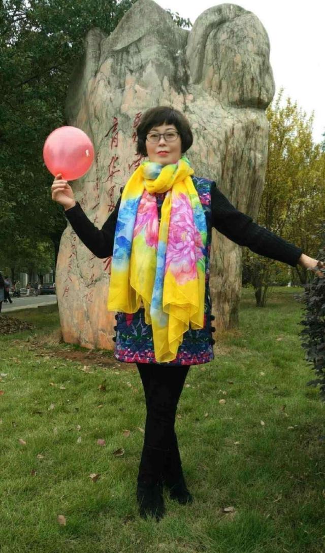 炸裂！云南77級(jí)打野老奶奶，徒手砍死傷人野豬，網(wǎng)友炸鍋