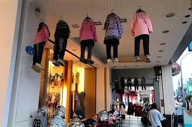 周冬雨脫了！上半身全裸“手也不遮”，破尺度大片引熱議