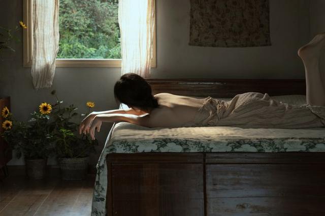 無(wú)所事事的日子:清純美女的寫(xiě)真