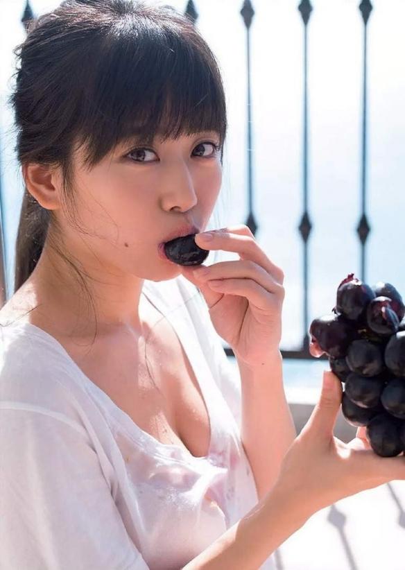 豐滿車燈奪人眼球！日本正妹偶像 奧津マリリ 美照賞