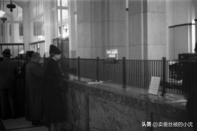 30張屈辱照片：德國女犯一絲不掛被槍決，被拍賣的大胸女人