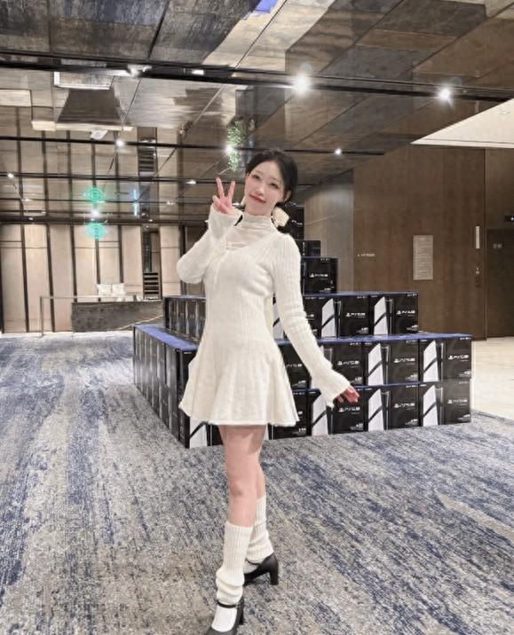 《劍星》美女員工曬公司年終獎(jiǎng):PS5 Pro堆成山