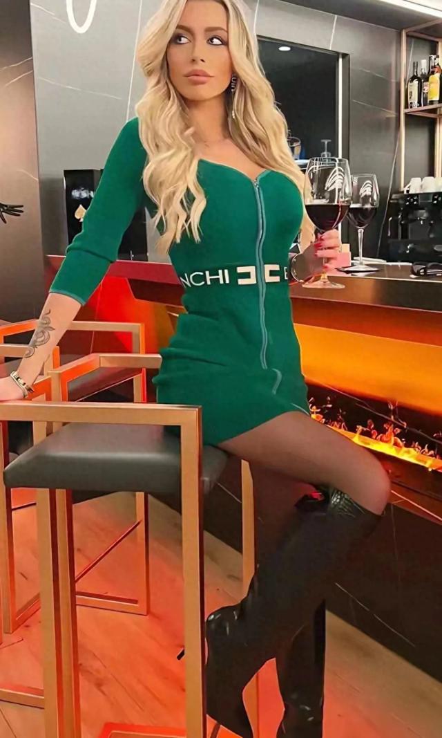 視覺沖擊！歐美美女模特獨家寫真，瞬間點燃你的激情！