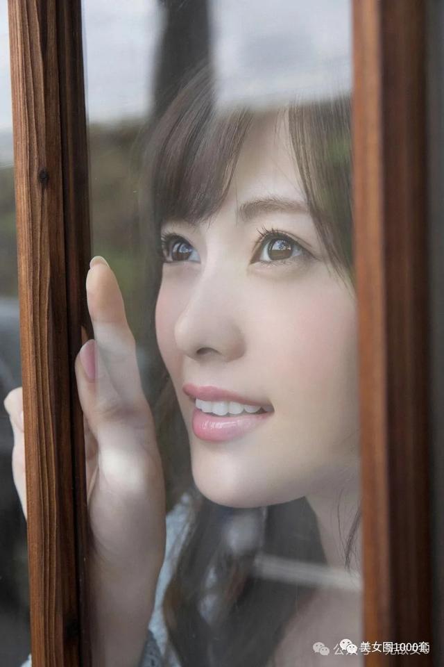 日本性感女星白石麻衣，人間尤物，人美身材好，美女圖寫真集