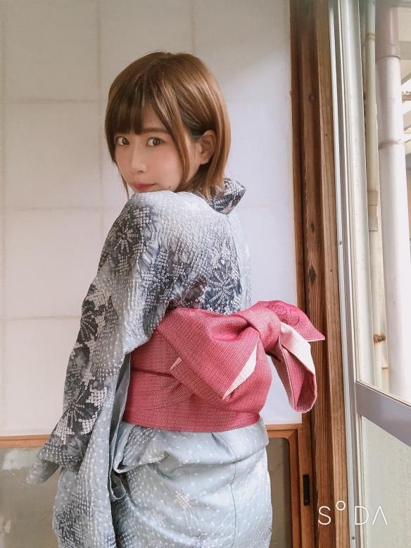 豐滿車燈奪人眼球！日本正妹偶像 奧津マリリ 美照賞