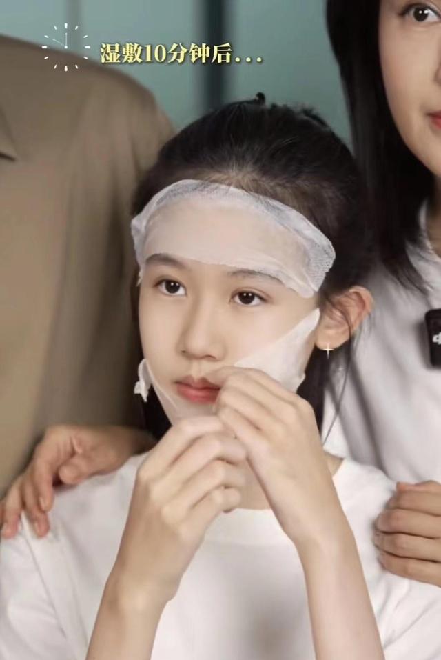 陸毅女兒貝爾近照驚艷，腿又長又細(xì)，身高直逼180cm
