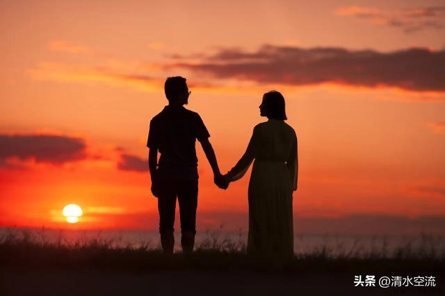 一個日本人愛上一個中國的酒吧女郎，不想最后居然是身首異處