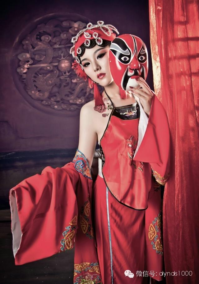 性感另類的古裝肚兜美女