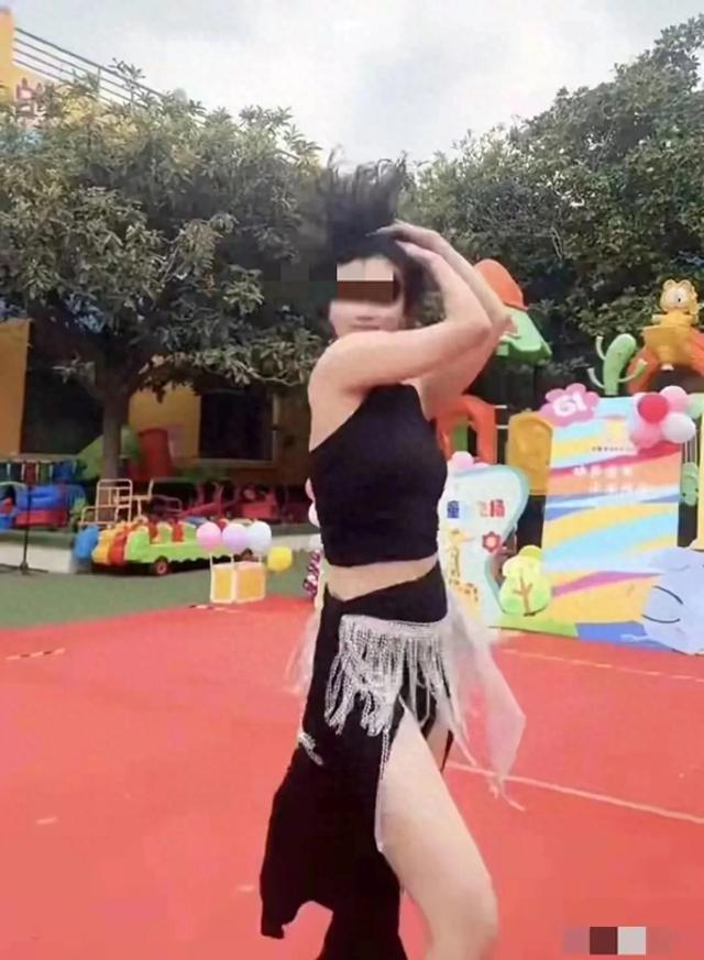 笑不活了，美女幼師幼兒園跳性感熱舞，我卻笑死在評論區(qū)