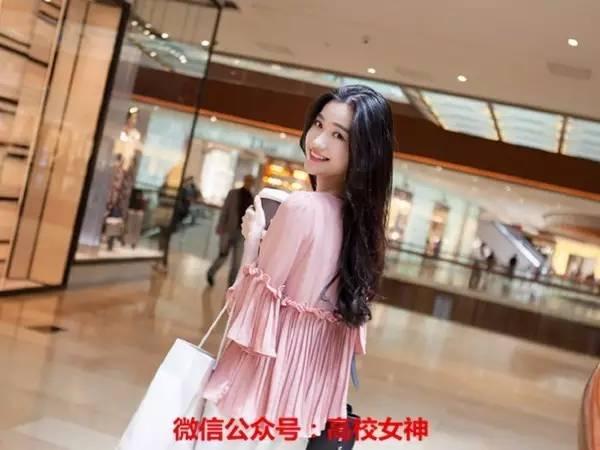 星海學(xué)院女神何燁彌，集顏值與氣質(zhì)于一身，簡直完美！