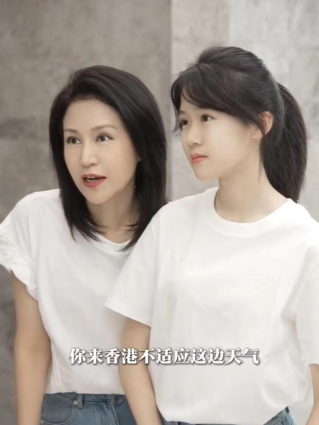 陸毅女兒貝爾近照驚艷，腿又長又細(xì)，身高直逼180cm
