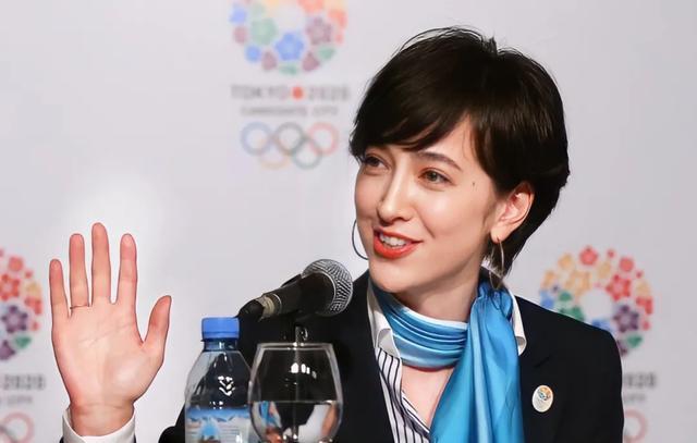 41歲日本最美女主播，高嫁前首相兒子，可小3歲花心丈夫頻頻出軌