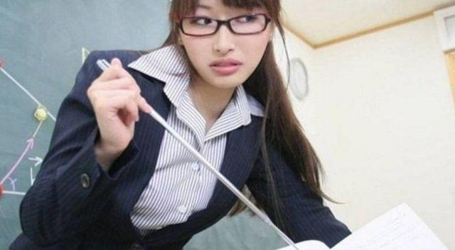 美女子家中撤內(nèi)衣松綁胸部被定罪，律師：男人可以，為何女人不行