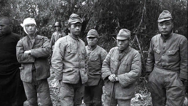日軍獸行照片：當(dāng)著父親的面玷污他女兒，臨走還殘忍割下妻子乳房