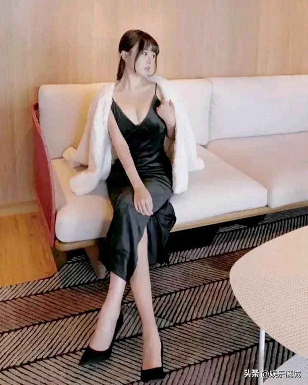 空姐女神黑絲魅影 顏值身材雙重暴擊 一眼淪陷 誰(shuí)能抗拒這份絕美誘惑