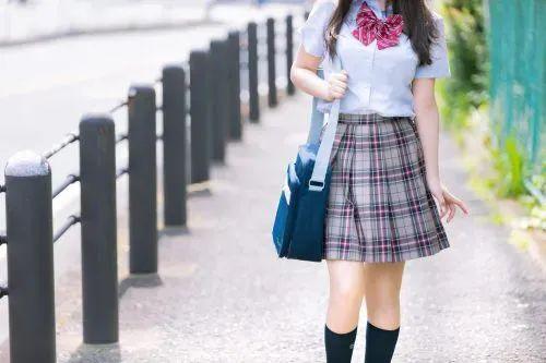 16歲日本女高中生為追星淪為站街女，月入70萬全獻(xiàn)給地下男偶像！