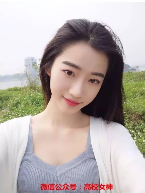 星海學(xué)院女神何燁彌，集顏值與氣質(zhì)于一身，簡直完美！
