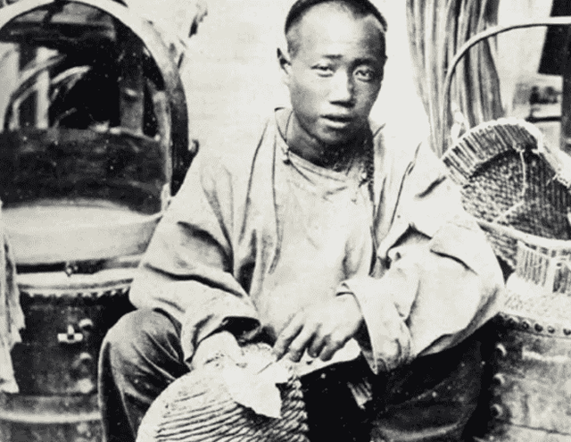 日軍獸行： 當(dāng)著男人的面玷污了女兒，臨走還殘忍割下妻子乳房